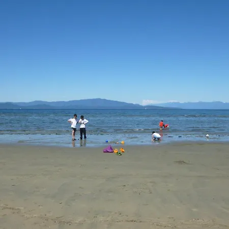 Rathtrevor Beach B&B-2